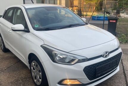 Hyundai i20 139.280 km 6.450 € Gelsenkirchen 45879