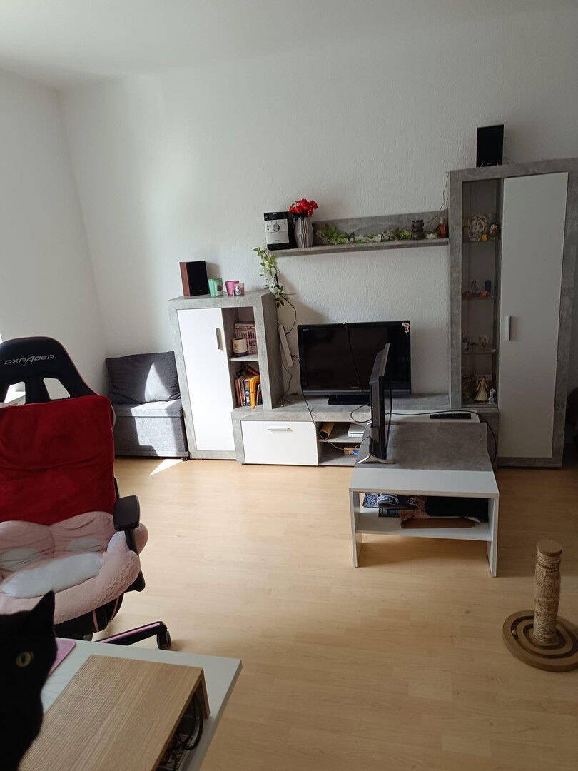 Helle 2 Zimmer-Wohnung, 63 qm, Balkon, große Küche, Diele, Bad, Ecke WittenerLindenhauser Str. 2 zimmer