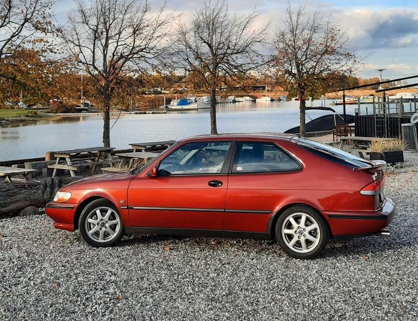 900