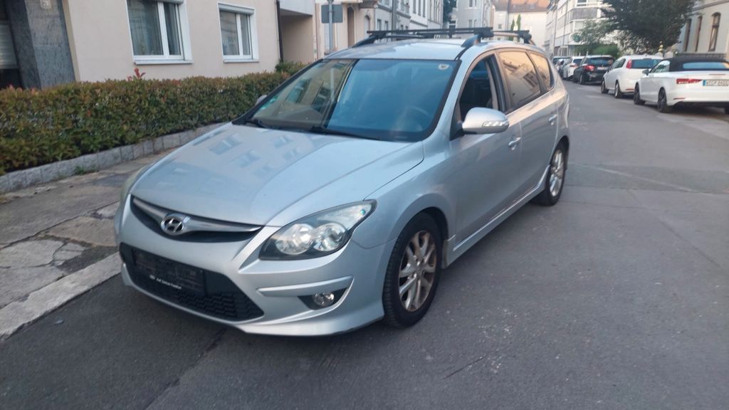 Hyundai i30 261.547 km 990 &euro; wuppertal 42327