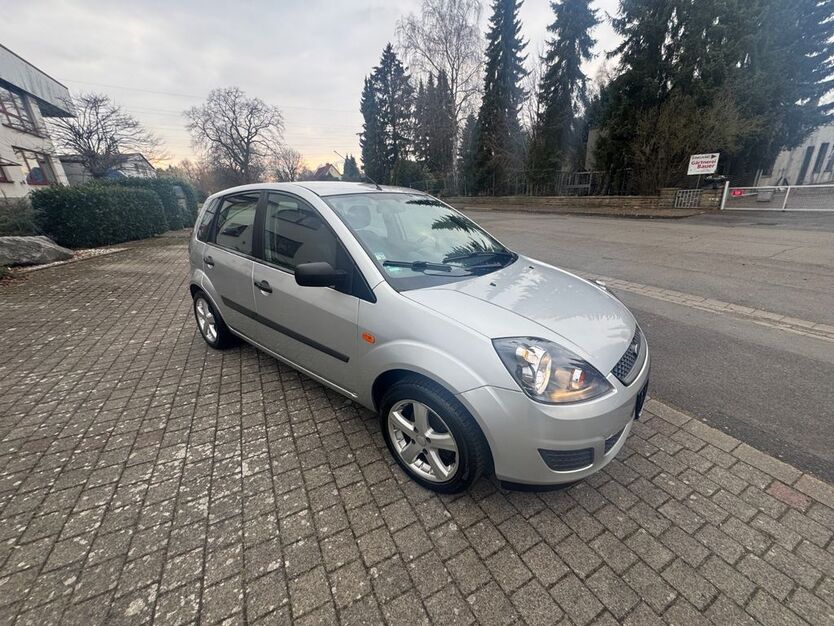 Ford Fiesta 122.000 km 1.899 € Unna 59427