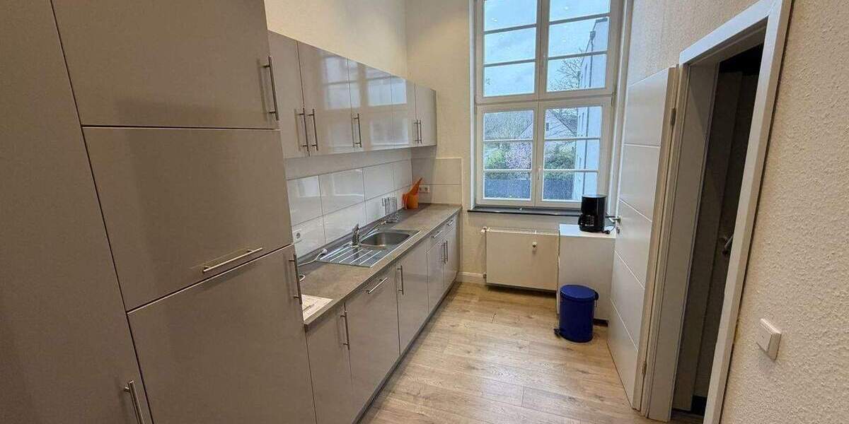 Gewerbeobjekt Hagen Hochschulviertel - 8 Zimmer, 371 m&sup2;, 4.200&euro; | Angebot:25799404