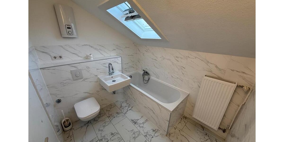 Dachgeschoßwohnung Hagen Hohenlimburg - 4 Zimmer, 122 m&sup2;, 1.250&euro; | Angebot:25285301