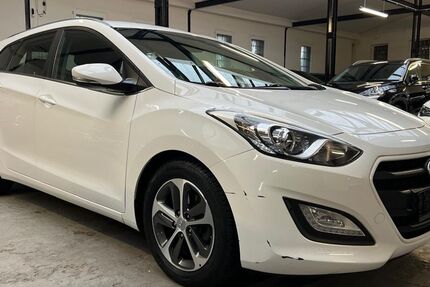 Hyundai i30 84.940 km 9.870 &euro; Velbert 42551