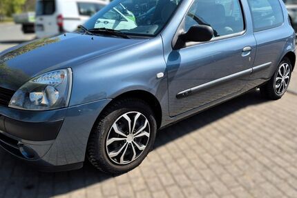 Renault Clio 31.900 km 3.699 € Essen 45139