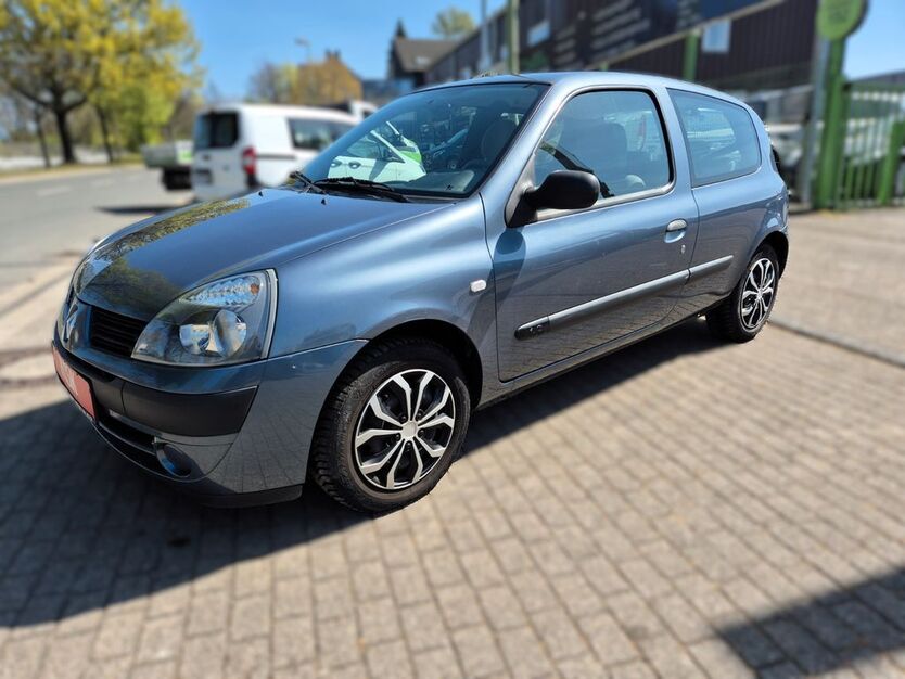 Renault Clio 31.900 km 3.699 € Essen 45139