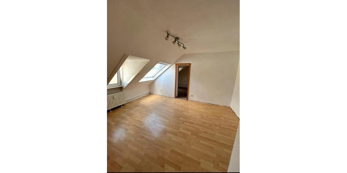 Dachgeschoßwohnung Schwelm - 5 Zimmer, 112 m&sup2;, 670&euro; | Angebot:27542043