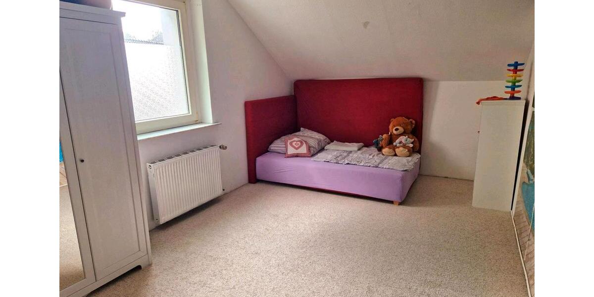 Dachgeschoßwohnung Bochum Höntrop - 3.5 Zimmer, 86 m&sup2;, 775&euro; | Angebot:25784116