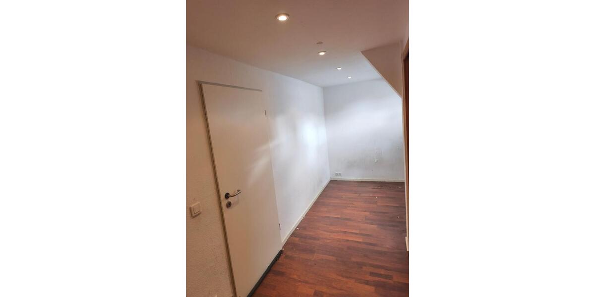 Dachgeschoßwohnung Bottrop - 3 Zimmer, 70 m&sup2;, 525&euro; | Angebot:25341187