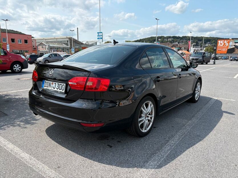 VW Jetta 112.000 km 8.000 € Wuppertal 42119