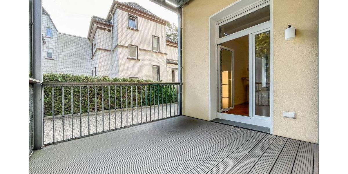 5,5 Zimmer - Terrasse - kernsaniert - inkl. Einbauküche - Stellplatz 5 zimmer