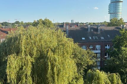 PRIVAT: Moderne 2,5 Zi. Dachgeschoss-Wohnung in ruhiger zentraler Top-Lage, ohne Balkon 2.5 zimmer