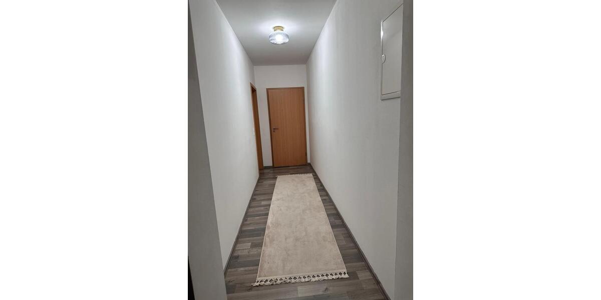 Helle Dachgeschosswohnung: 3 Zimmer plus Wohnküche, modernes Bad 3 zimmer