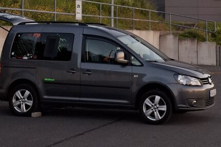 VW Caddy 152.000 km 9.999 &euro; Bochum 44805