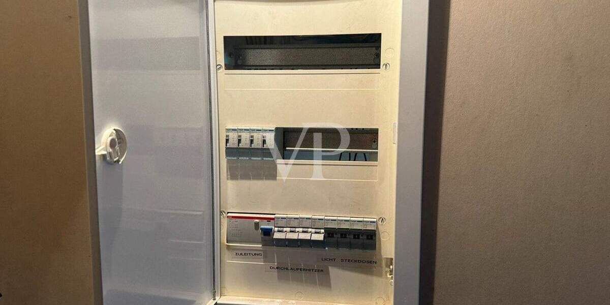 Stilvolle 4-Zimmer-Altbauwohnung mit Balkon, Kamin & Ausbaureserve in Velbert-Mitte 4 zimmer