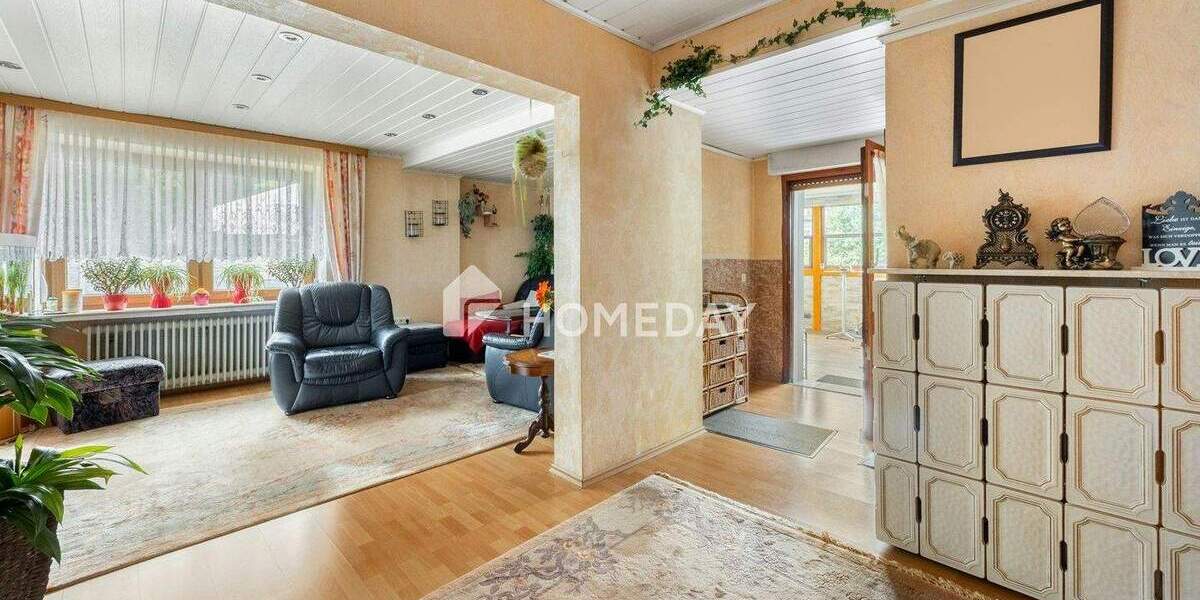 Einfamilienhaus mit Einliegerwohnung, großem Grundstück und vielseitigen Nutzungsmöglichkeiten 8 zimmer