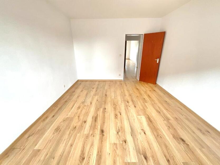 Große 3 Zimmerwohnung mit Balkon zimmer
