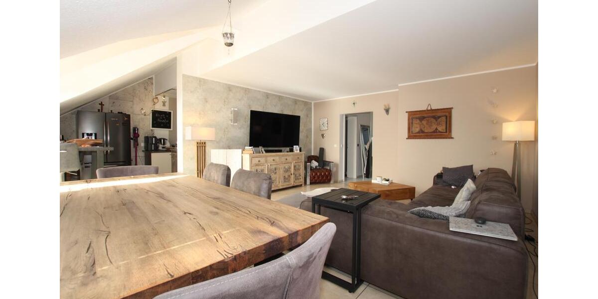 Dachgeschoßwohnung Bottrop Feldhausen - 4 Zimmer, 94 m&sup2;, 860&euro; | Angebot:25743434