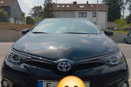 Toyota Auris 73.000 km 15.200 € Essen 45141
