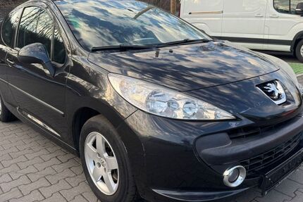 Peugeot 207 176.000 km 1.890 &euro; Bottrop 46238