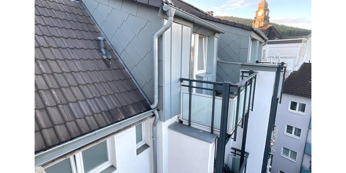 Wunderschöne 4 Zimmerwohnung mit Balkon, erster Monat mietfrei 4 zimmer