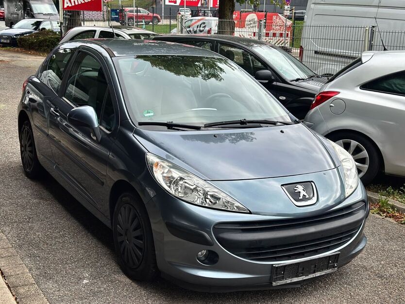 Peugeot 207 183.000 km 1.800 € Essen 45145