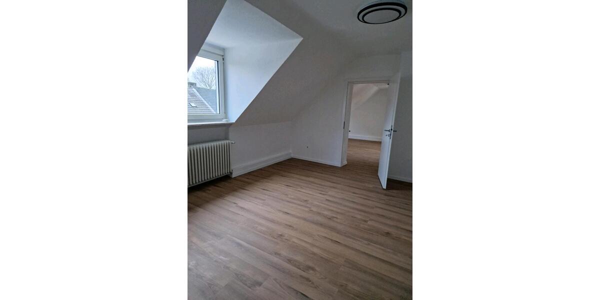 Frisch sanierte Dreizimmenwohnung 3 zimmer