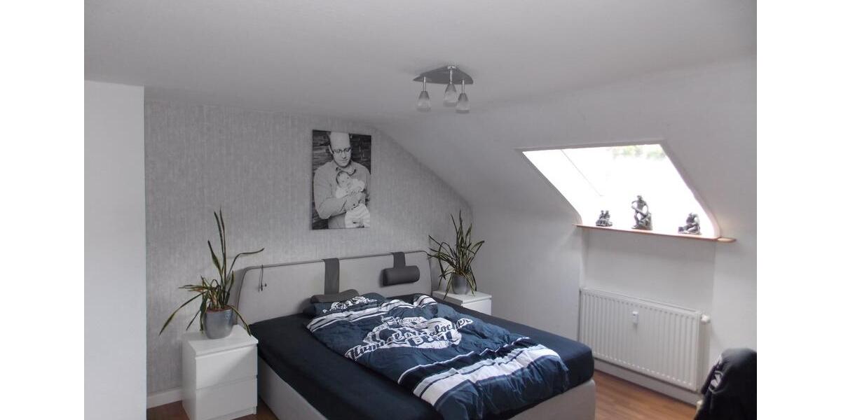 Dachgeschoßwohnung Gladbeck Brauck - 2.5 Zimmer, 64 m&sup2;, 380&euro; | Angebot:26604522