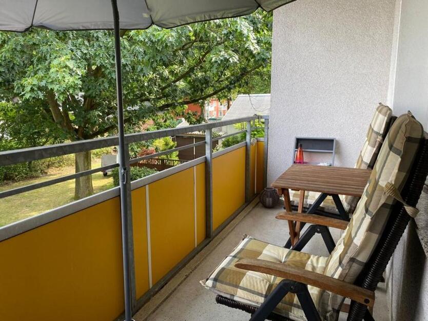 Schöner Balkon mit Blick ins Grüne in Frintrop und 3 12 Raum