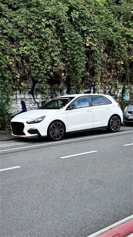 Hyundai i30 71.000 km 20.500 € Wuppertal 42277