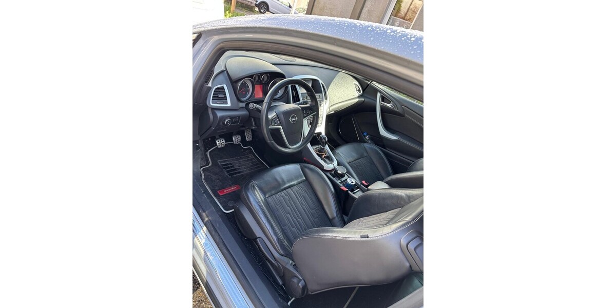 Opel Astra GTC J 244.409 km 3.500 &euro; Wuppertal 42275