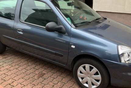 Renault Clio 27.730 km 4.950 &euro; Oberhausen 46147