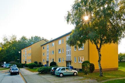 Komm nach Heiligenhaus: renovierte 2-Zi.-Whg. mit Duschbad und sonnigem Balkon in Nonnenbruch zimmer