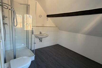 2,5 Zimmer DG-Wohnung – ideal für Studenten, Singles, junge Paare 2.5 zimmer