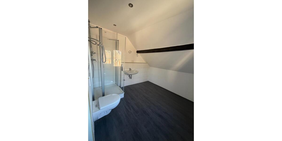 2,5 Zimmer DG-Wohnung – ideal für Studenten, Singles, junge Paare 2.5 zimmer