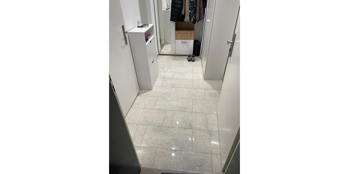 Voll Möblierte, Helle, kernsanierte 1,5-Zimmer-Wohnung zimmer