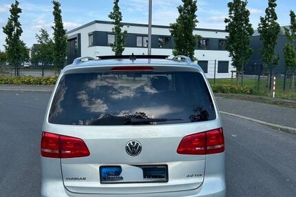 VW Touran 167.200 km 8.190 &euro; Bochum 44805