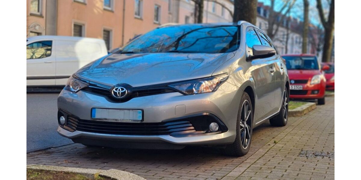 Toyota Auris 119.000 km 10.800 &euro; Dortmund 44135