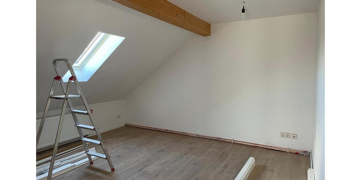 frisch sanierte Dachgeschosswohnung 4 zimmer