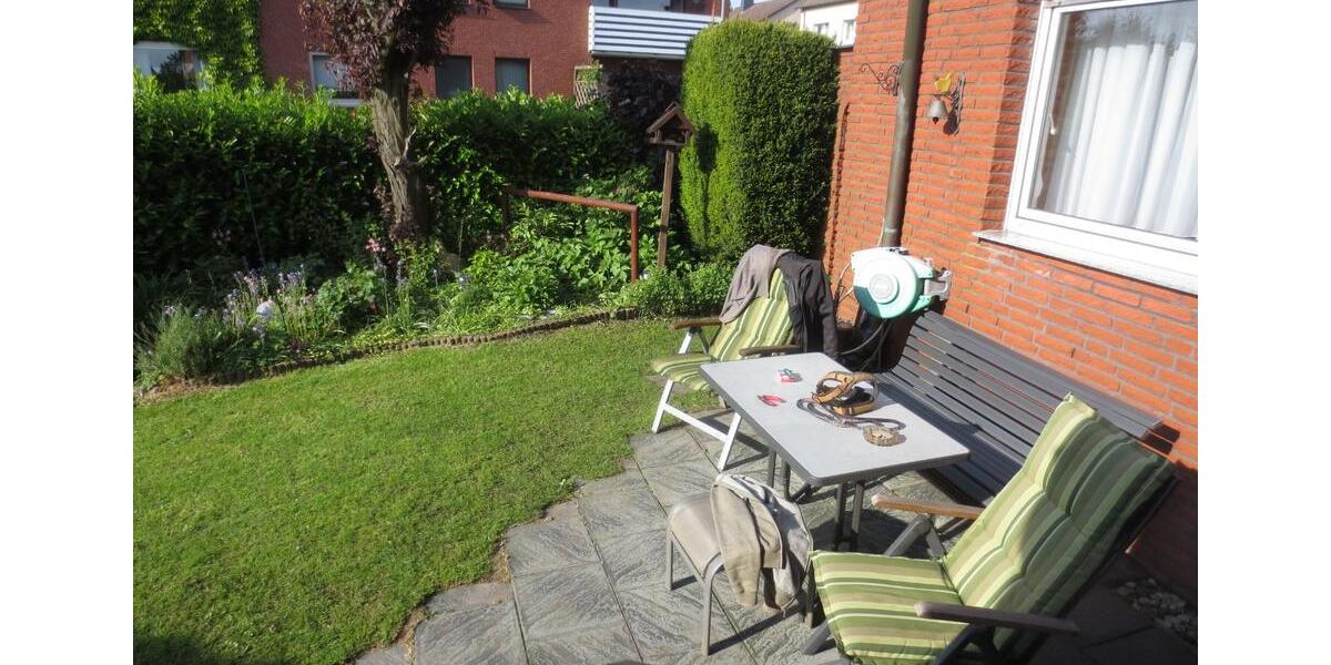 Zweifamilienhaus auf Erbpacht (ca. 110€ im Monat) in RE 7 zimmer