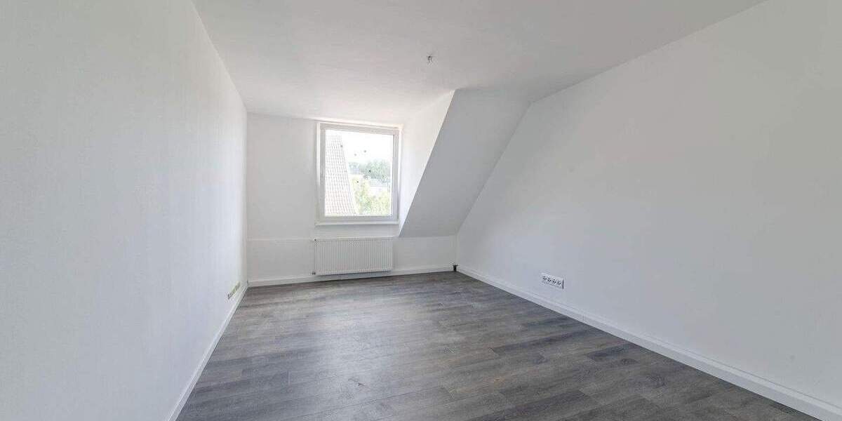 Etagenwohnung Wuppertal Barmen - 4 Zimmer, 100 m&sup2;, 900&euro; | Angebot:25819935