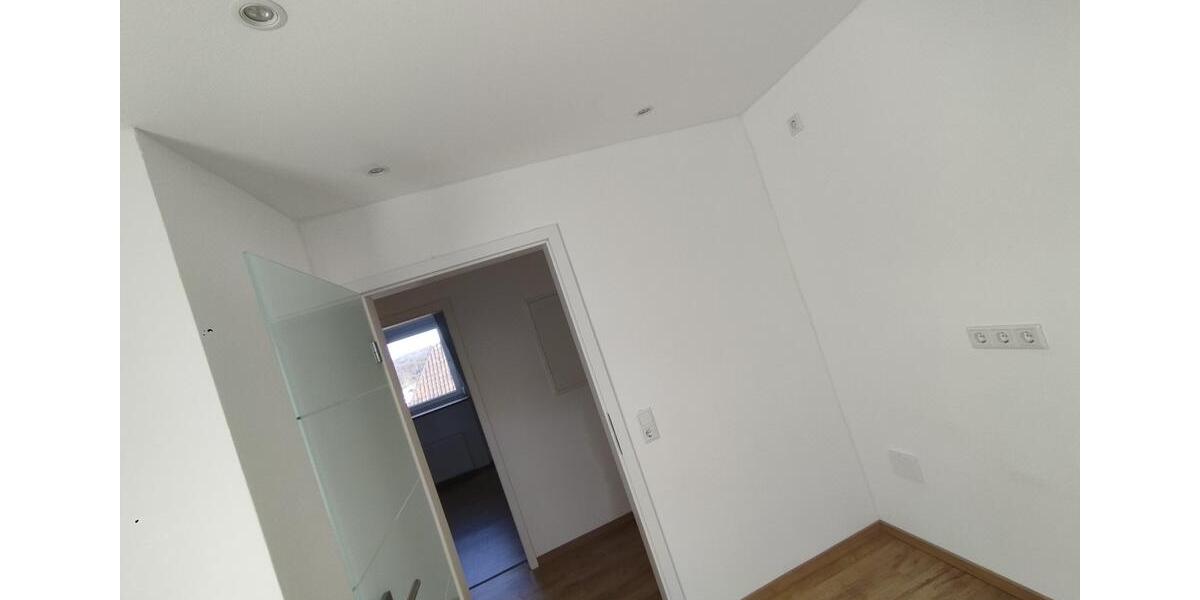 Wohnung *** Erstbezug nach vollständiger Sanierung ** 3 zimmer