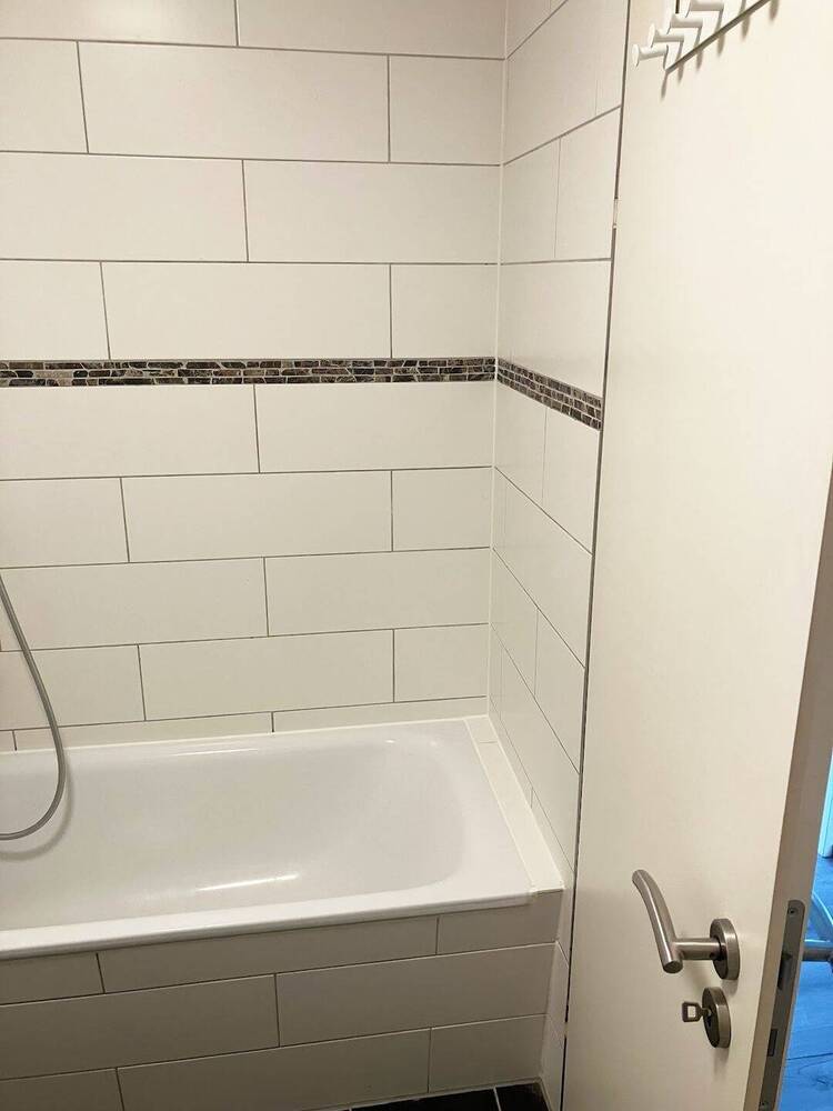 Ihr Zuhause mit Balkon-Fernblick ins Grüne! 2 Zimmer, guter Schnitt, Wannenbad, Abstellraum, Aufzug