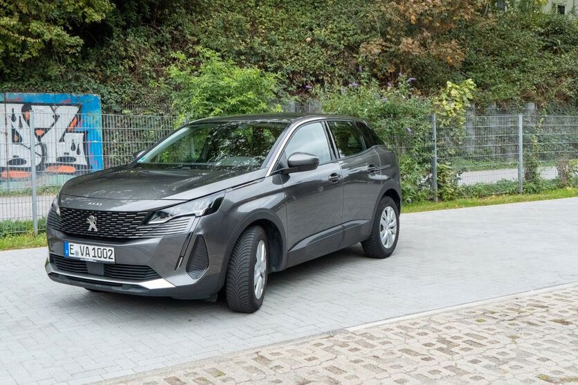 Peugeot 3008 61.000 km 16.300 € Essen 45219