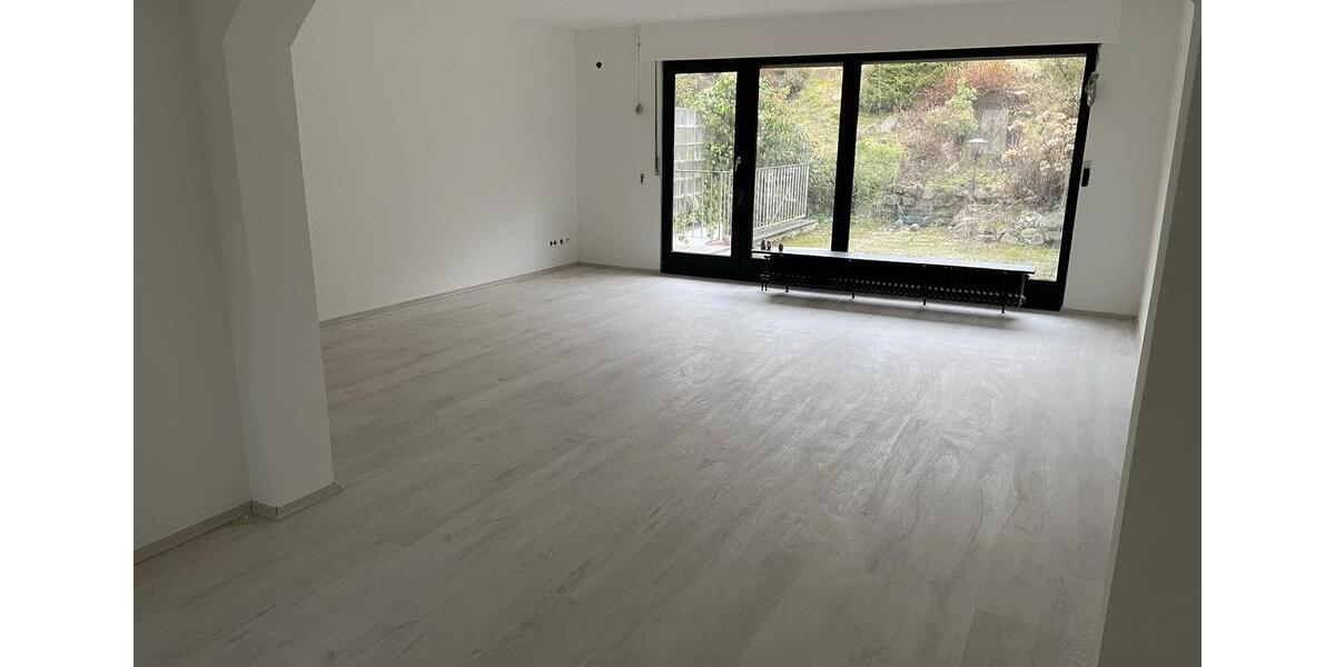 Reihenhaus Wuppertal Gemarkung Elberfeld - 5 Zimmer, 165 m&sup2;, 1.800&euro; | Angebot:25057867