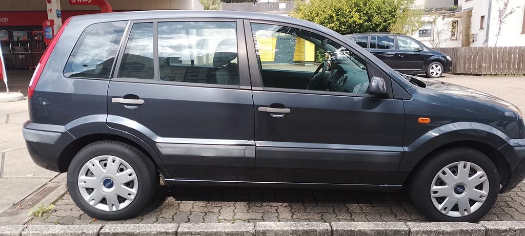 Ford Fusion 150.200 km 1.600 € Bochum 44879