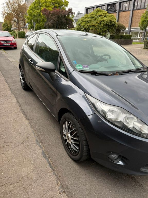 Ford Fiesta 150.099 km 3.300 € Wuppertal 42327