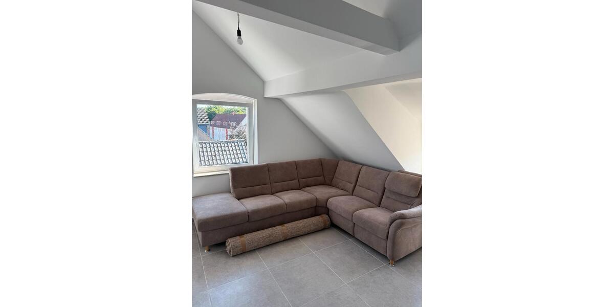 Erstbezug: 3-Zi-DG-Whg | ca. 80 qm | möbliert 3 zimmer