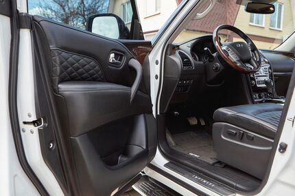 INFINITI QX80 59.000 km 40.000 &euro; Gelsenkirchen 45891