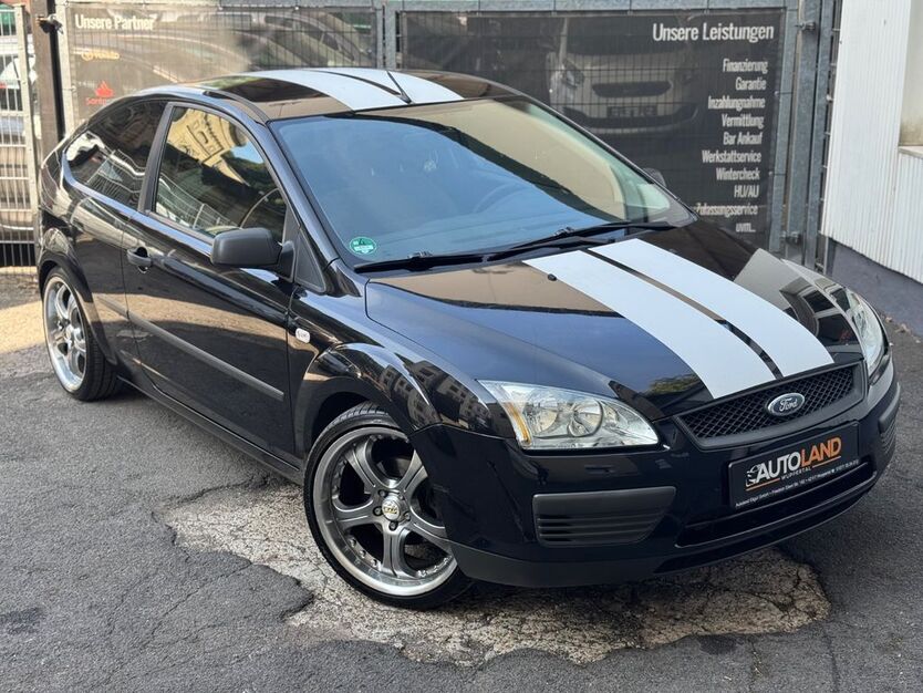 Ford Focus 129.662 km 2.999 € Wuppertal 42117